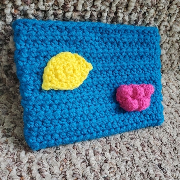 Blue Raspberry Lemon Crocheted Bag - Picture 12 of 12